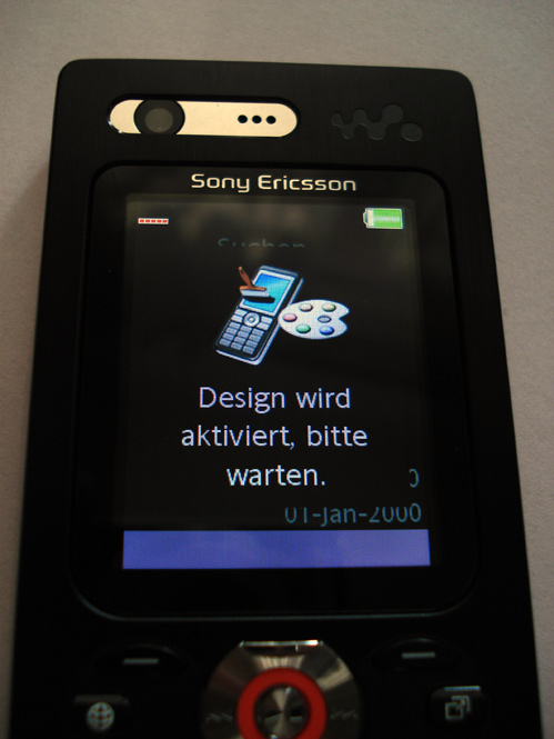 Sony Ericsson W880i Gets Sleek in Black