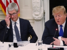 Apple hit by Trump trade tarriffs
