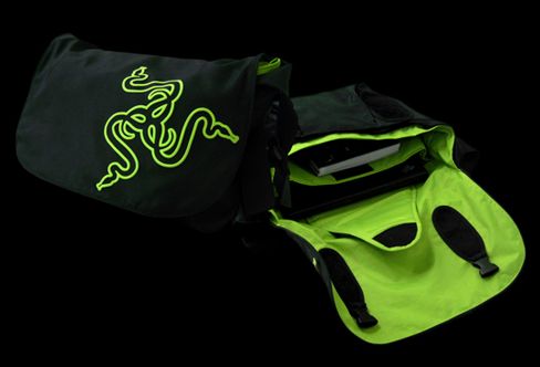 https://www.fudzilla.com/images/stories/2008/June/General%20news/razer_messengerbag.jpg