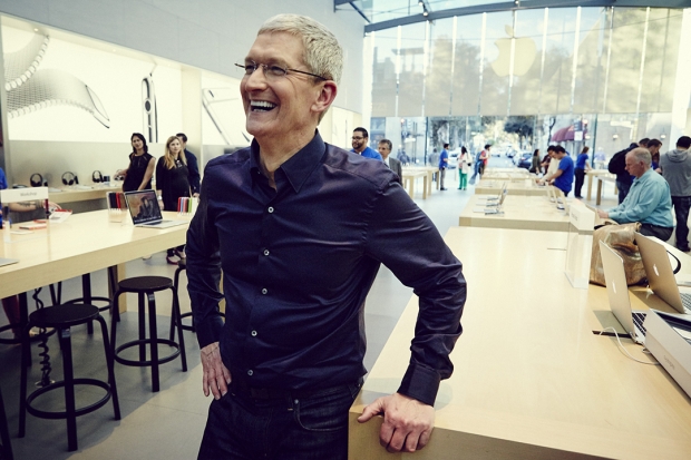 Apple boss calls for an end of the shadow economy