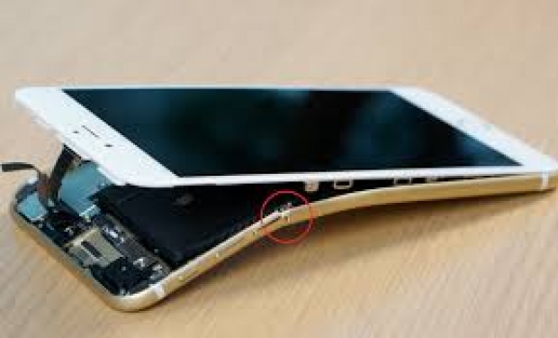 Apple knew its iPhone would bend
