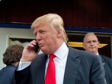 Trump wants to purge White House of mobiles