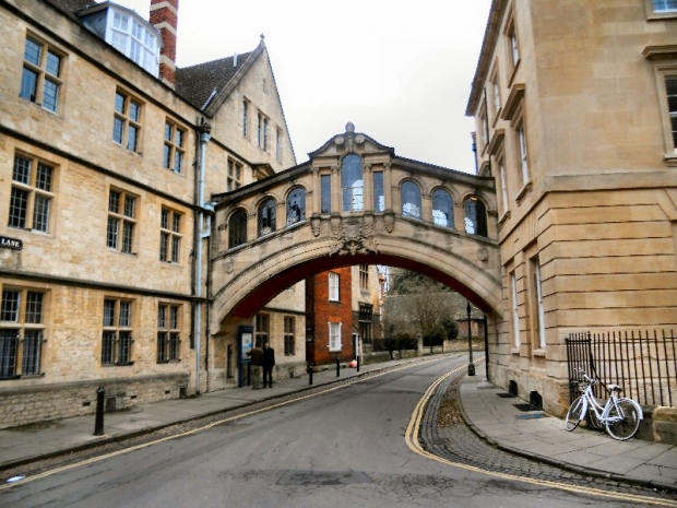Oxford Uni thinks Reds under Huawei beds