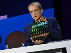 Intel wants to make AMD chips at IFS