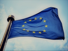 EU issues ultimatum to big tech