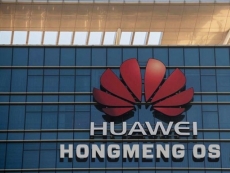 Huawei tests smartphone with own operating system