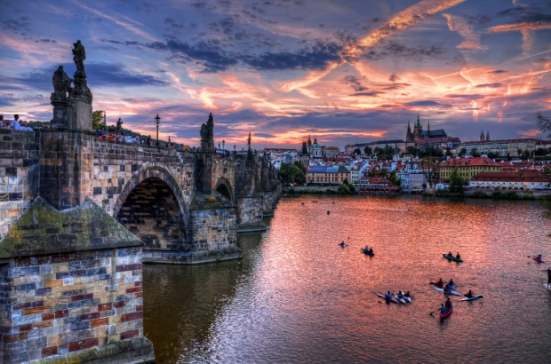 Hacker arrested in Prague knocked over Linkedin