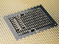 Intel also shows 28-core Xeon W-3175X CPU