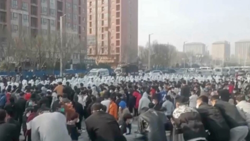 iPhone city workers riot with police