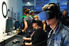 Oculus knocks $100 off its price