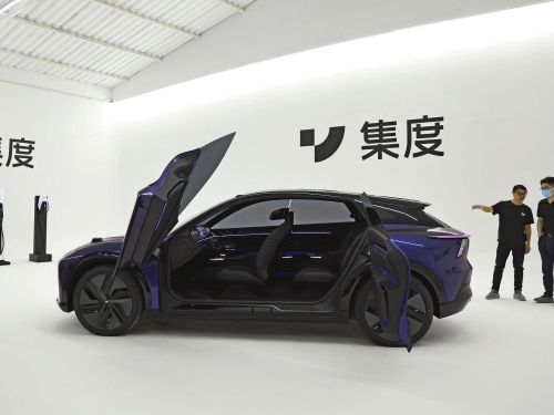 Chinese release a fully autonomous electric car