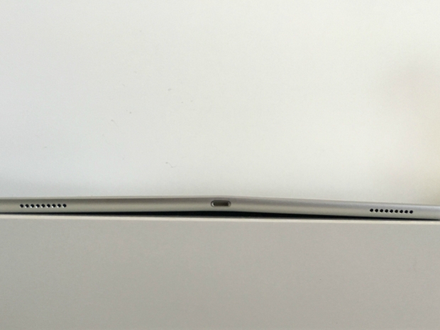Apple hit by another bendgate