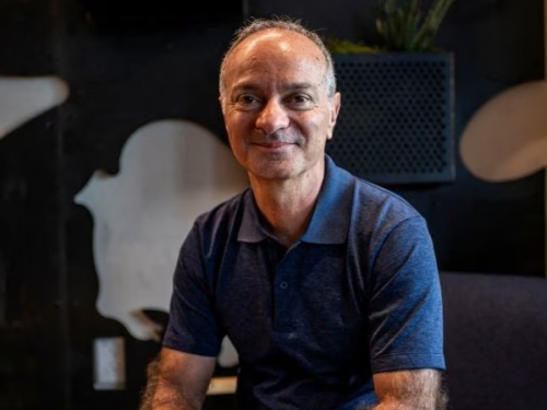 ARM poaches Amazon chip guru for AI push