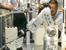 Foxconn invests another $1.5 billion in robot development