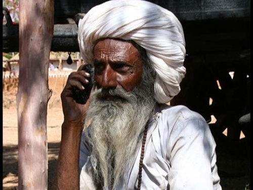 India creates its own national mobile OS
