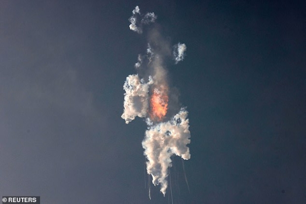 Musk’s rocket blows up again