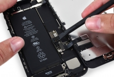 Apple &quot;replaced 10 times more batteries&quot; than expected